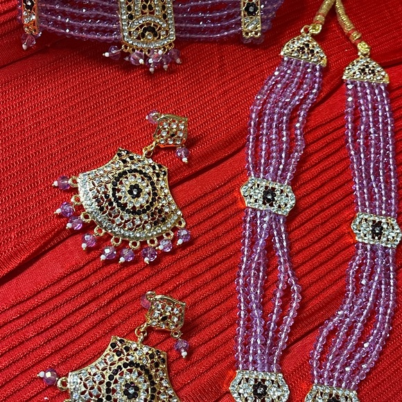 Beautiful bridal party set - Picture 4 of 6